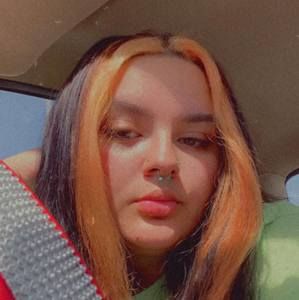 Meet your Posher, Adrianna